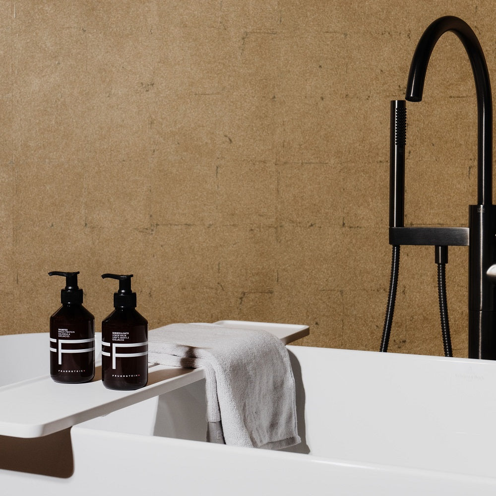 Feuerstein hotel cosmetics bathtub